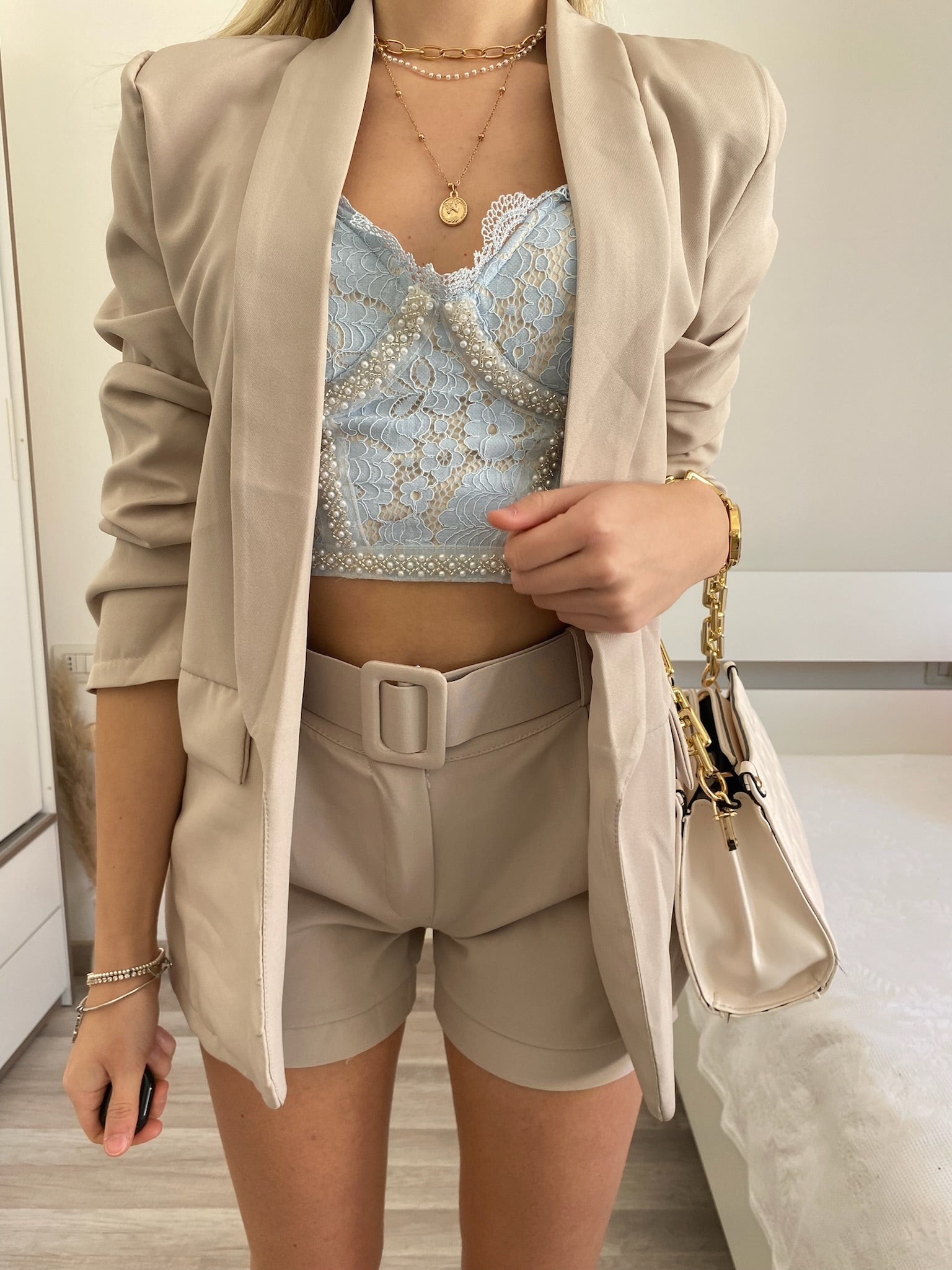 Completo giacca e Short beige
