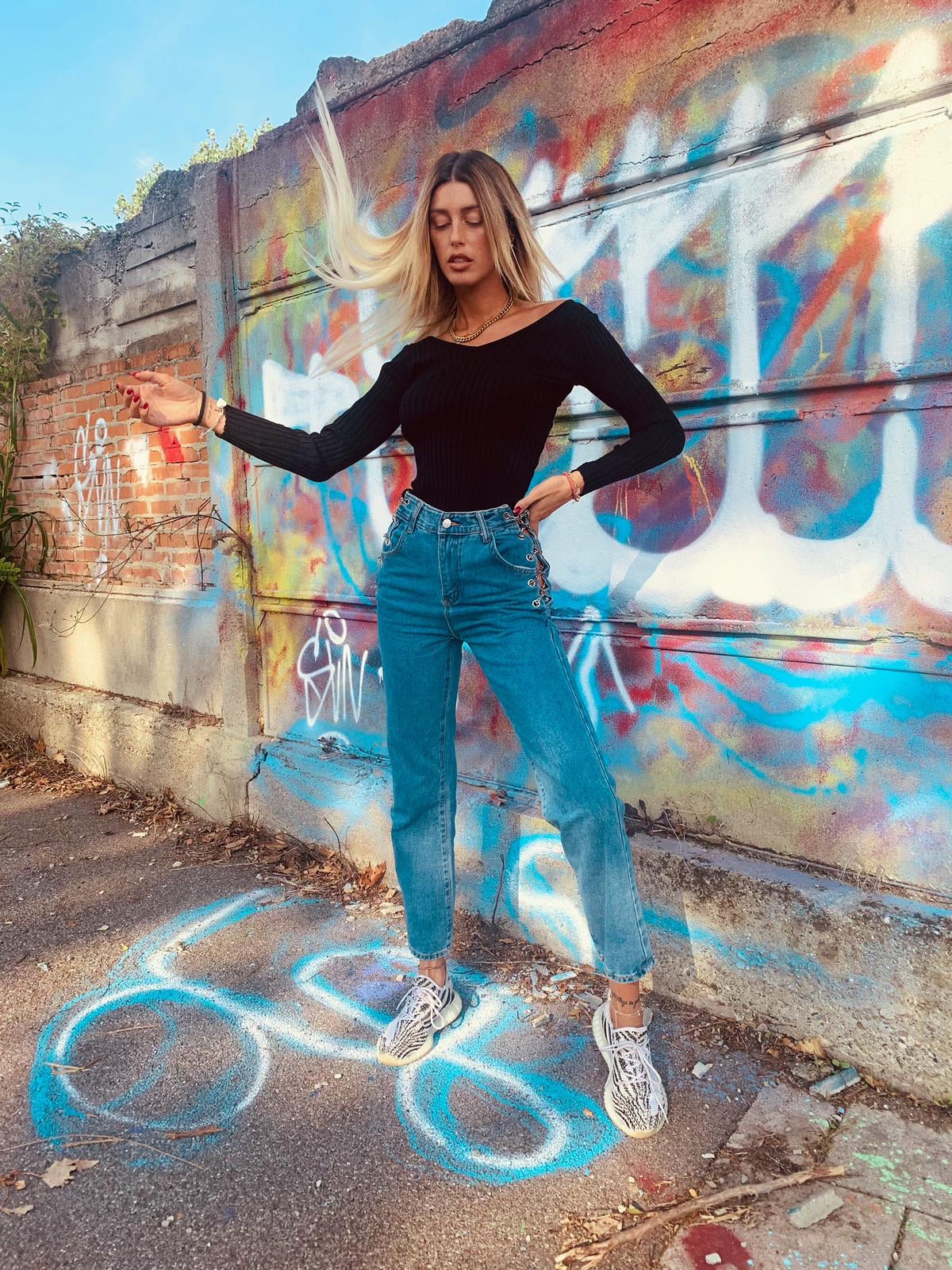 Top a costine con scollo a V