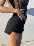 Short nero con catenine