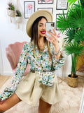 Camicia floreale con borsetta verdeacqua