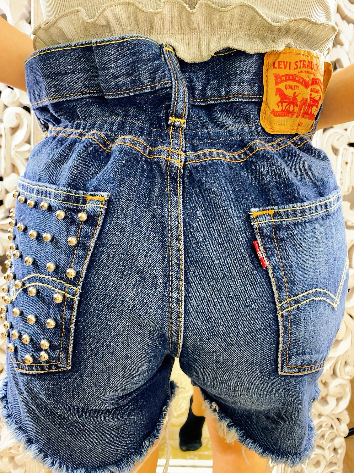 Short Vintage Levi’s jeans scuro con borchie argento