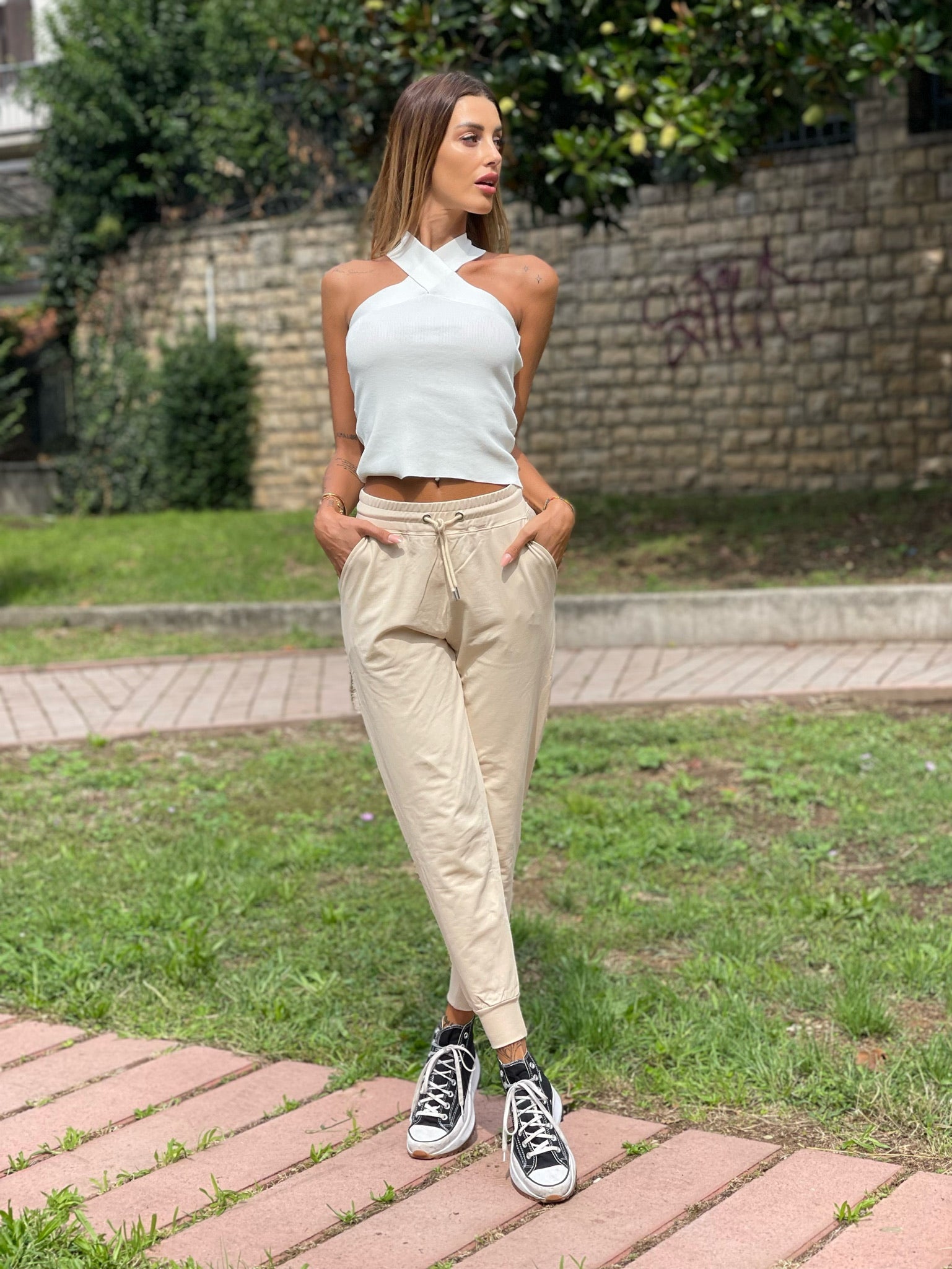 Tuta sportiva beige