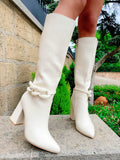 Stivale alto beige con catena