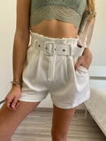 Short bianco con cintura