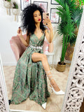 Abito con maxi spacco verde con ricami