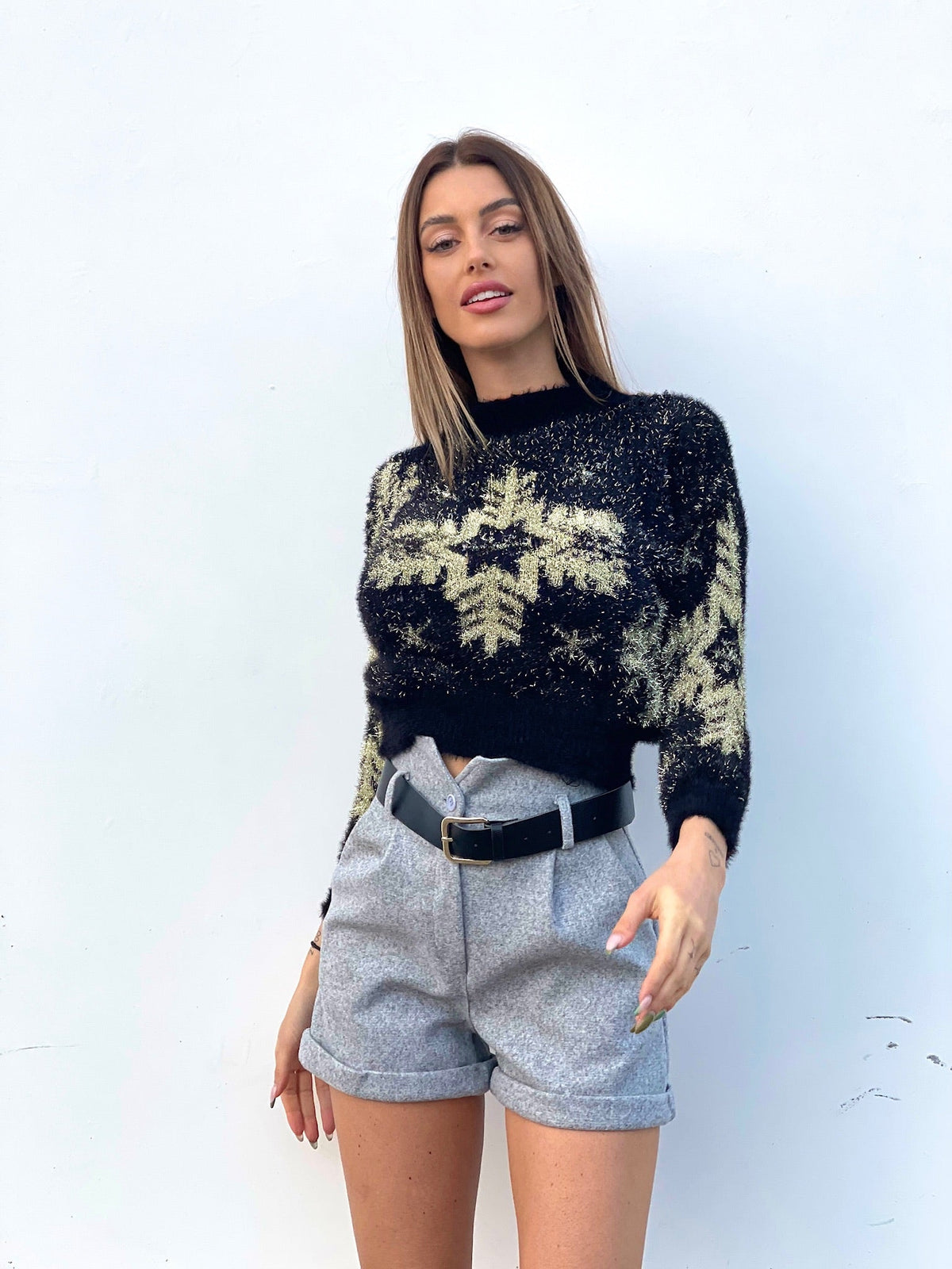 Short grigio in panno con cintura