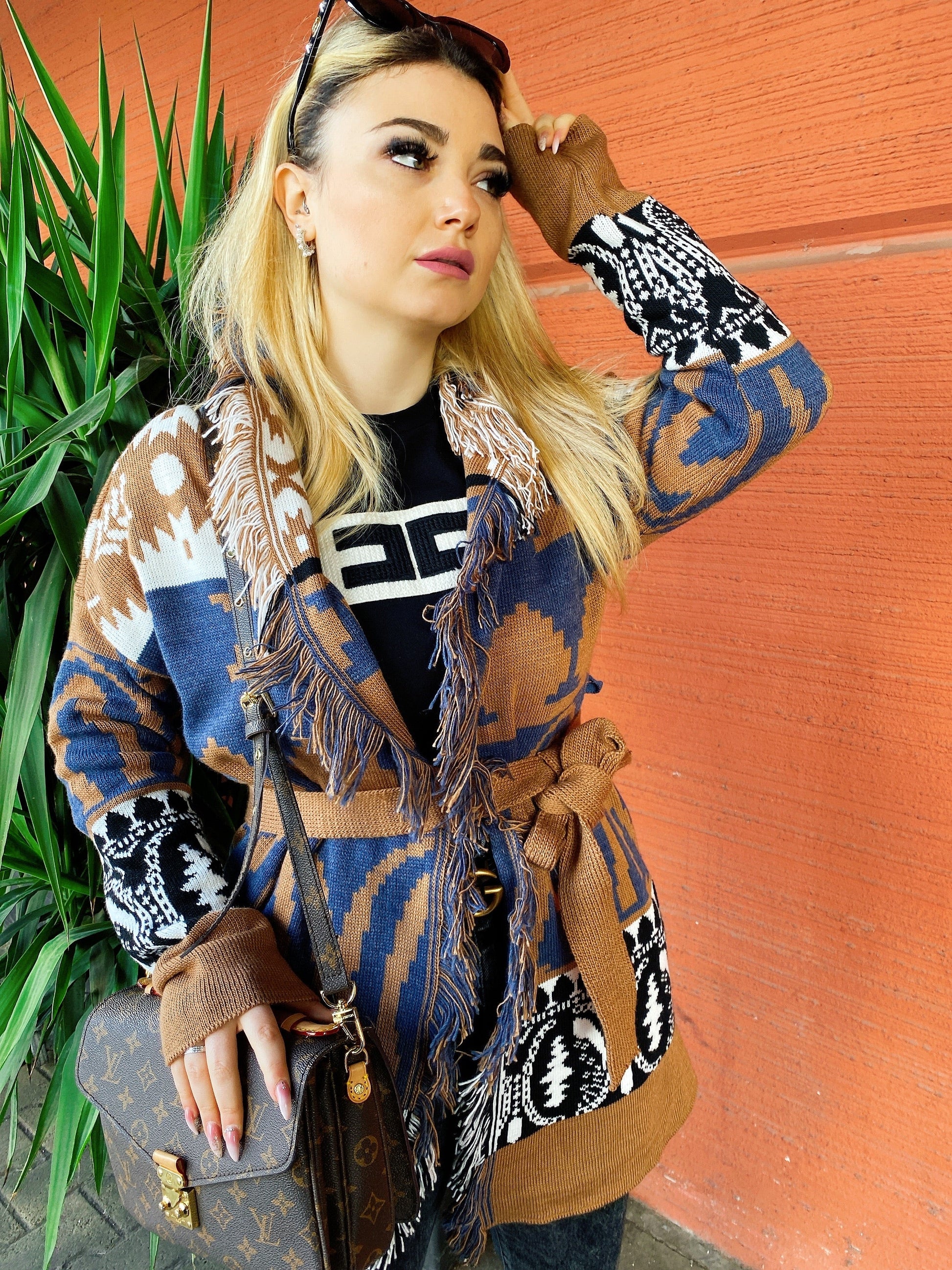 Cardigan Camel con frange e cinta