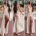 Abito in raso beige con spacco