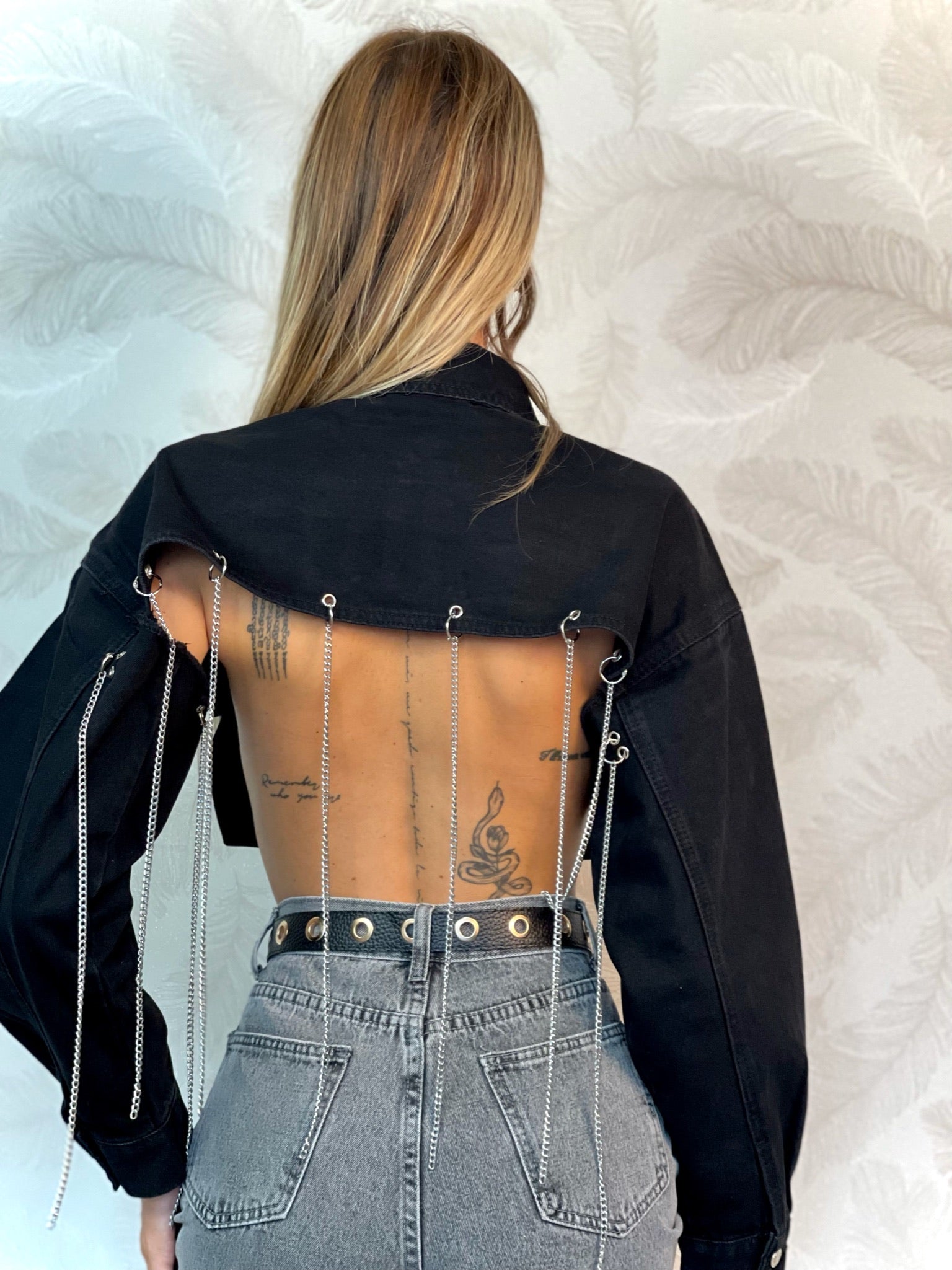 Giacca in jeans nero con frange