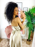 Abito in raso con maxi spacco beige