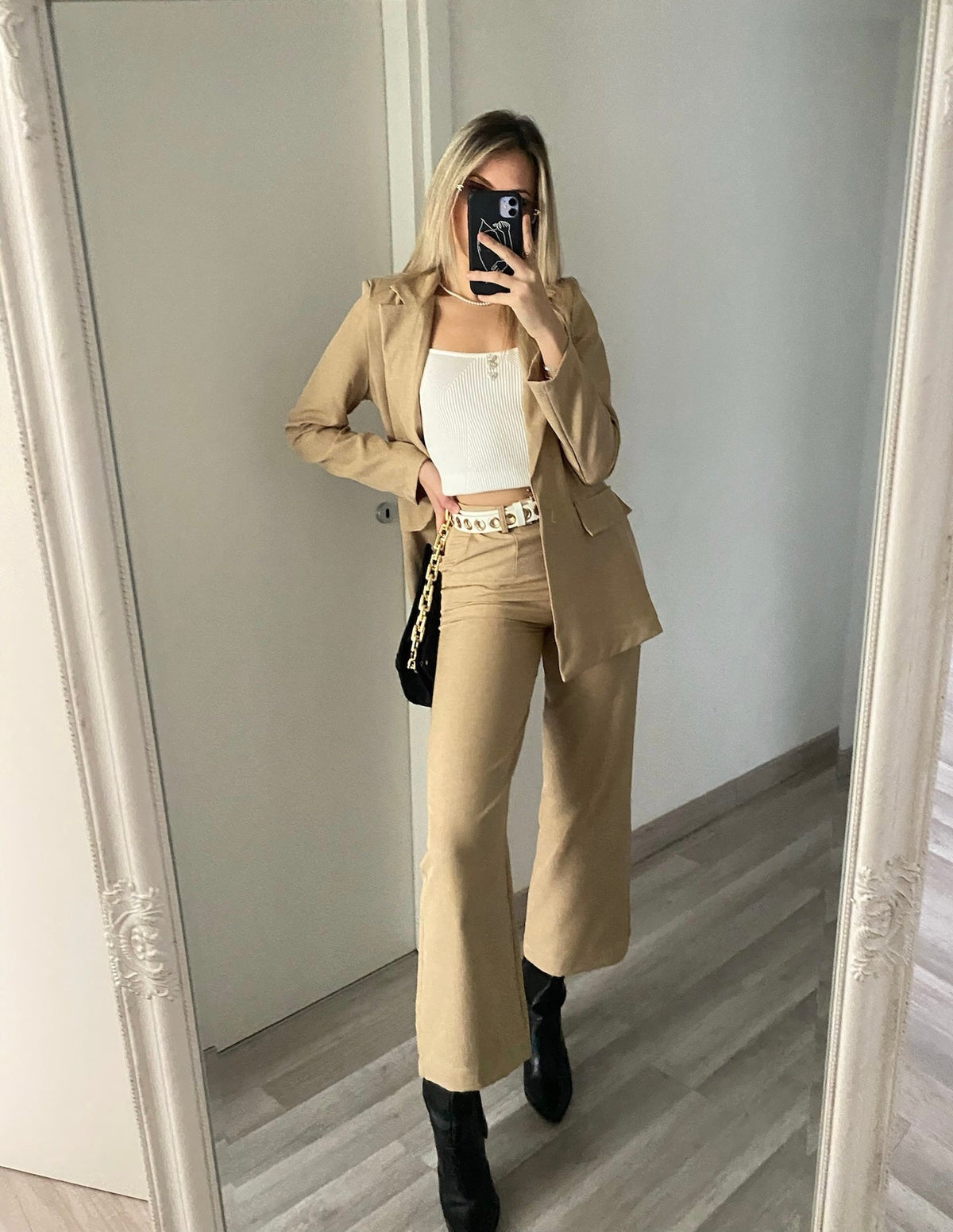 Completo giacca e pantalone beige
