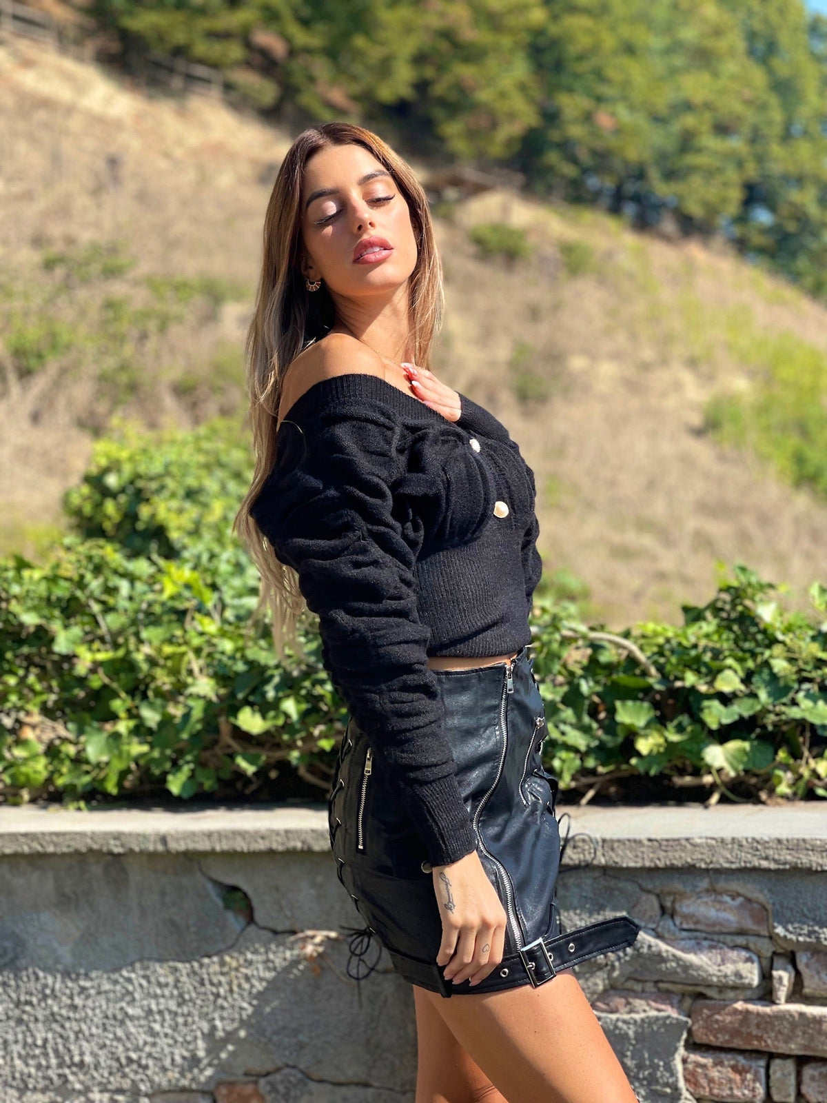Maglione nero con lacci