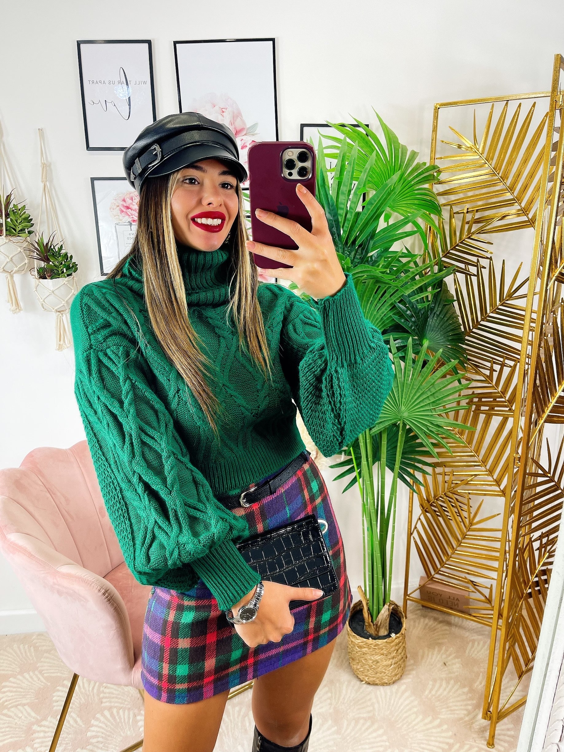 Maglione con collo alto e trecce crop verde