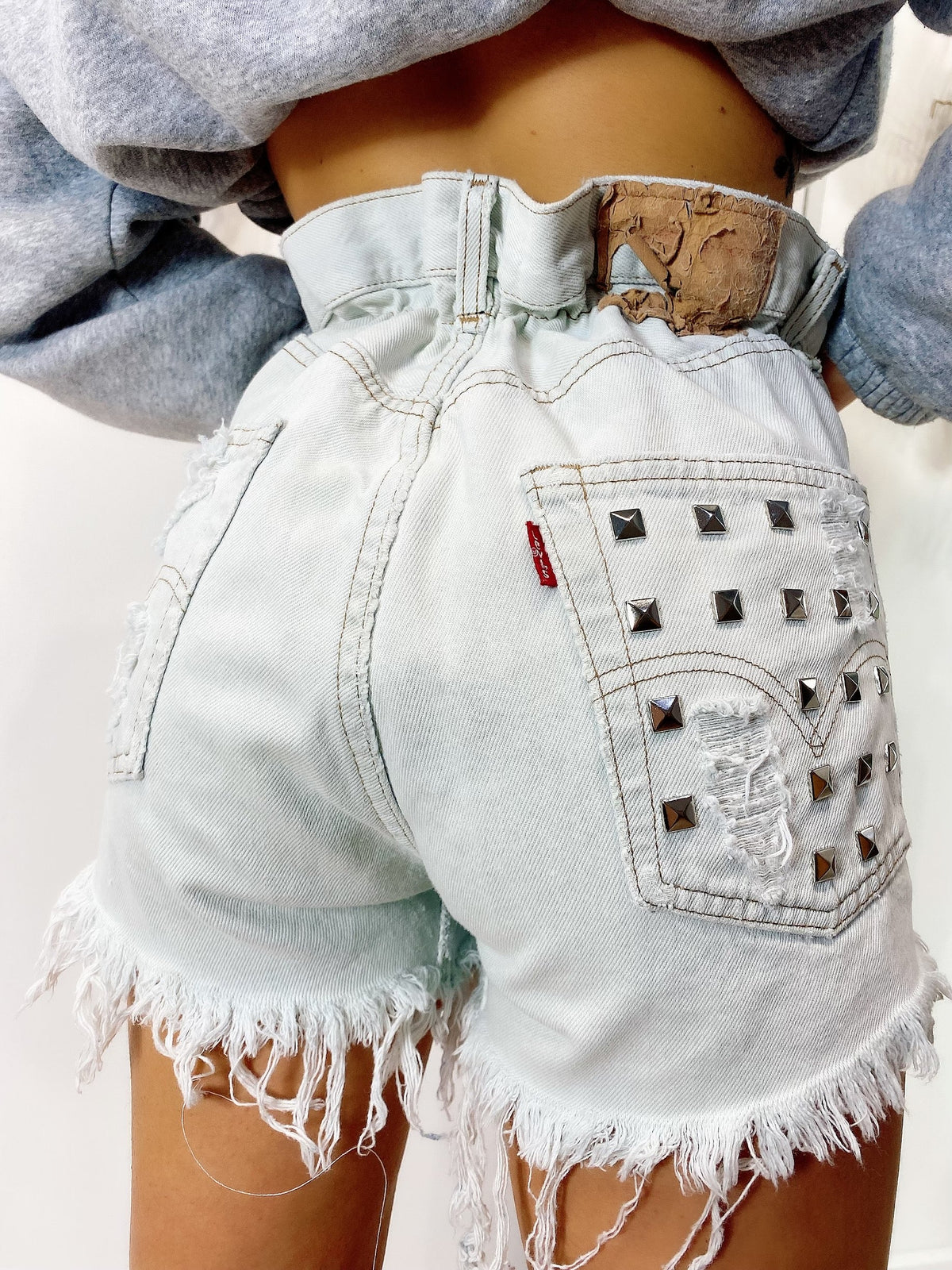 Short Levi’s Vintage Chiaro con Borchie