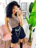 Short in jeans con marsupio e catena Nero
