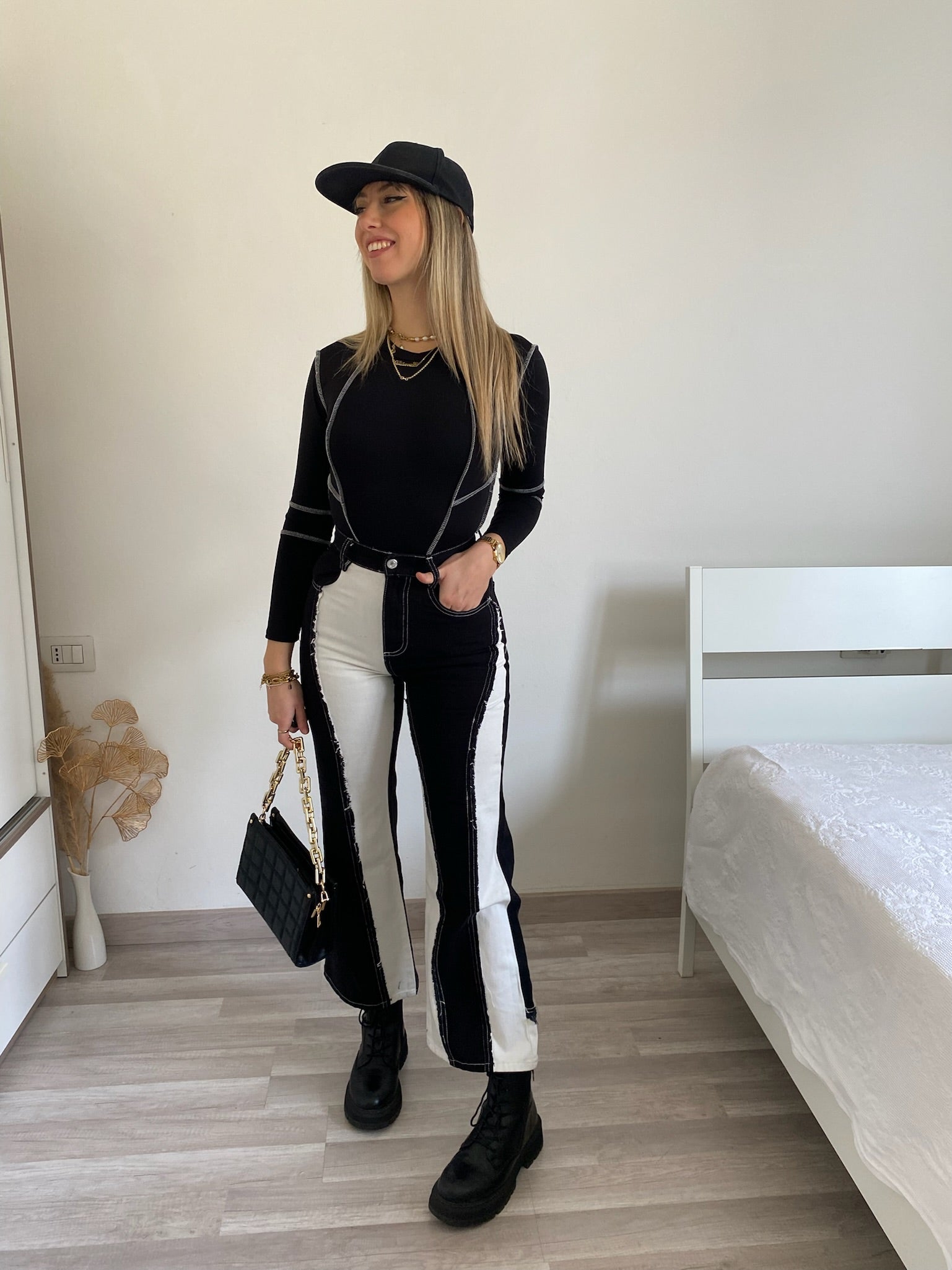 Body cuciture fuori