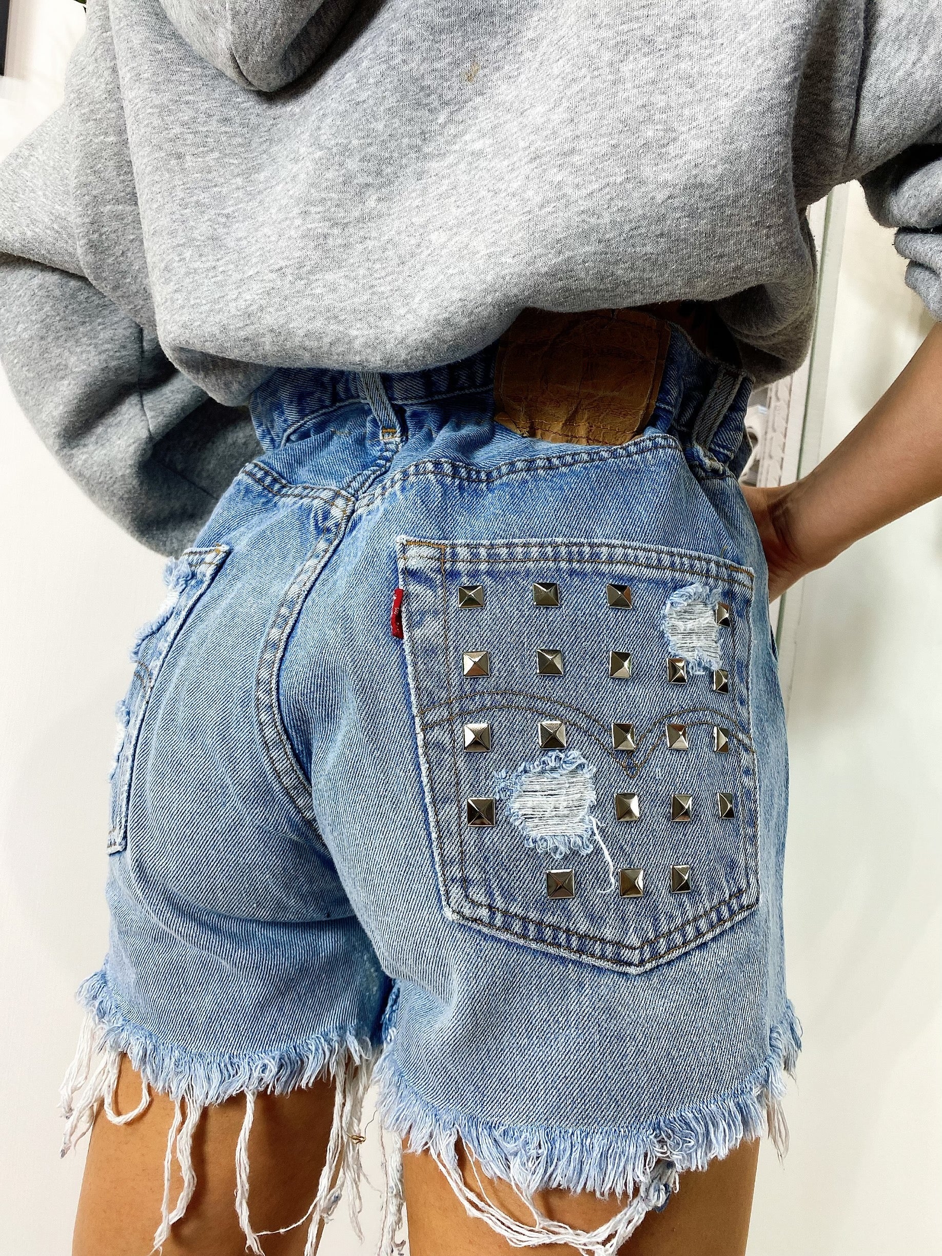 Short Levi’s Vintage bagno medio con borchie