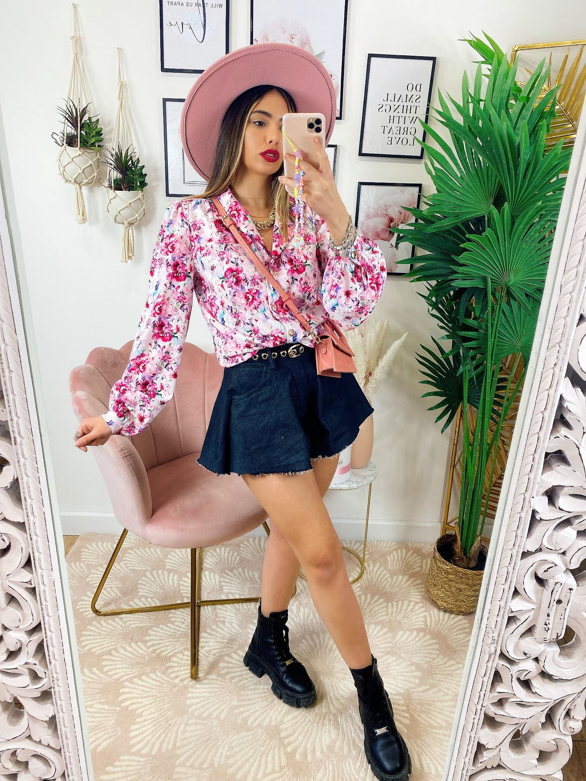 Camicia fiorata sfumature fucsia