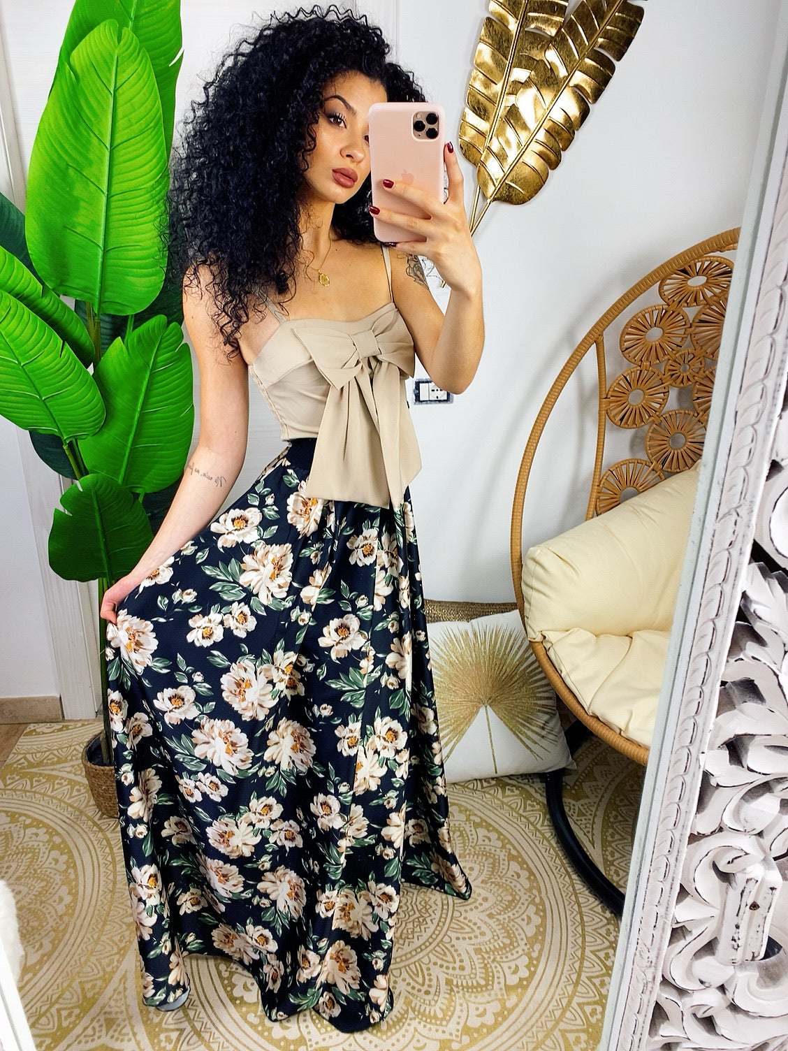 Maxi gonna in raso con fiori beige