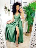 Abito in raso con maxi spacco verde militare