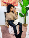 Maglione scollo a barchetta con trecce fango