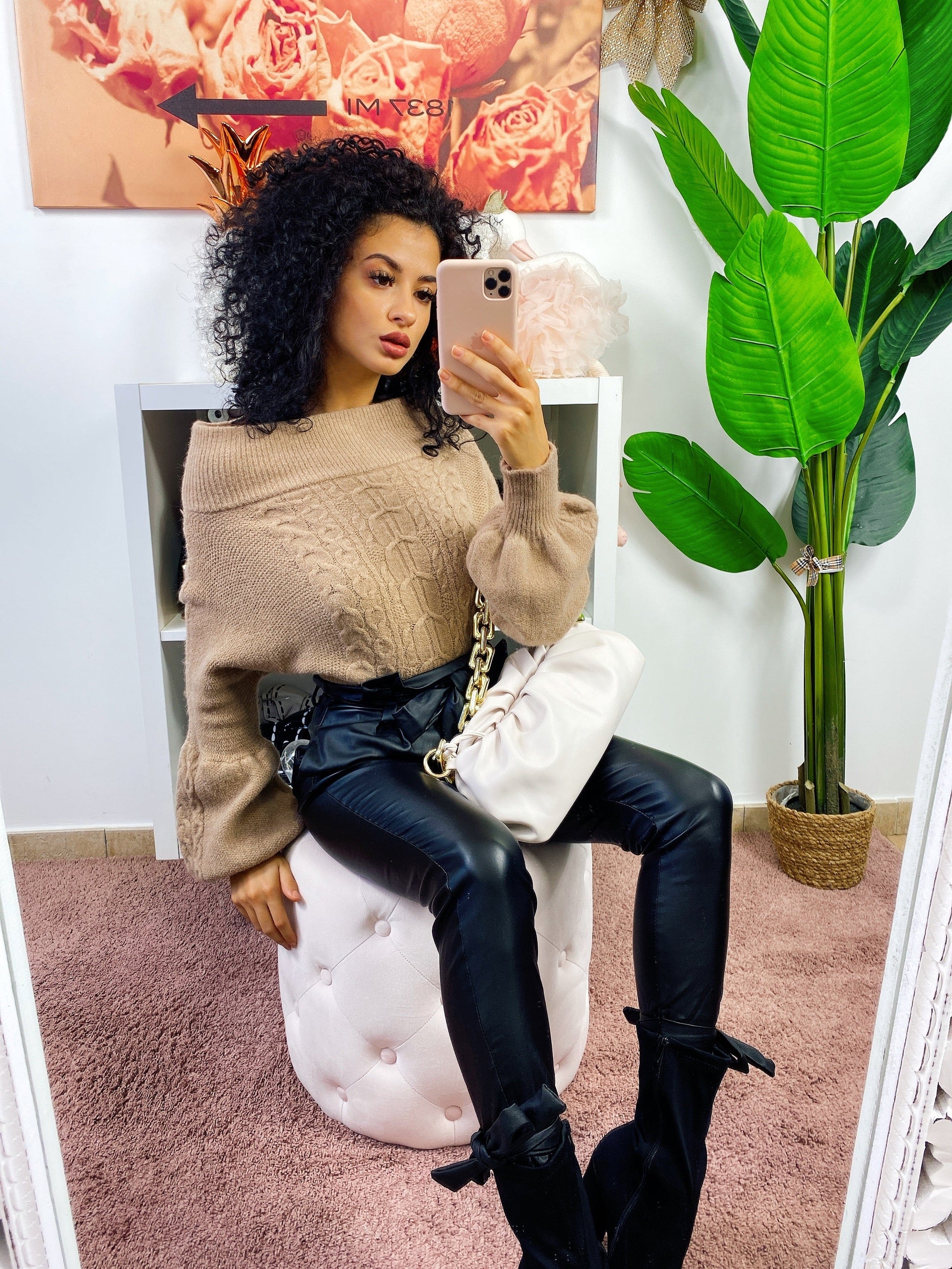 Maglione scollo a barchetta con trecce fango