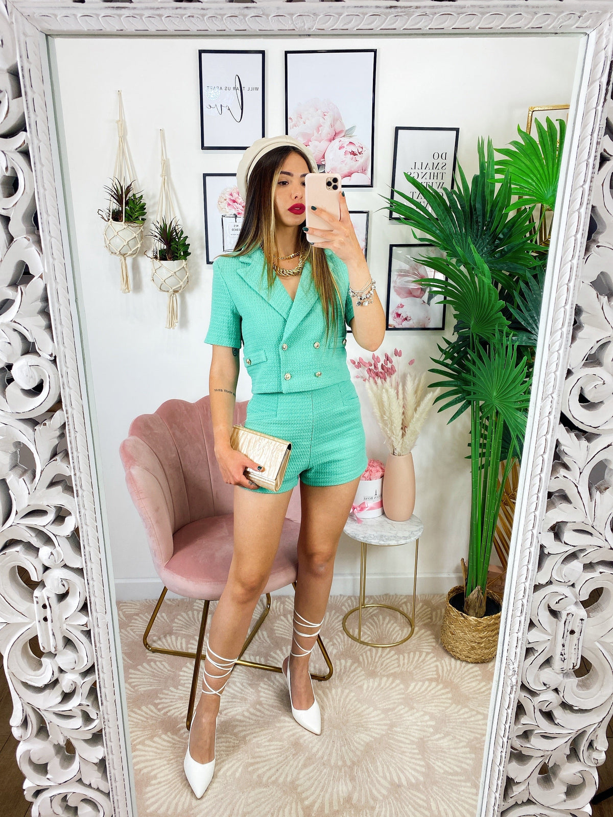 Completo verde con bottoni oro