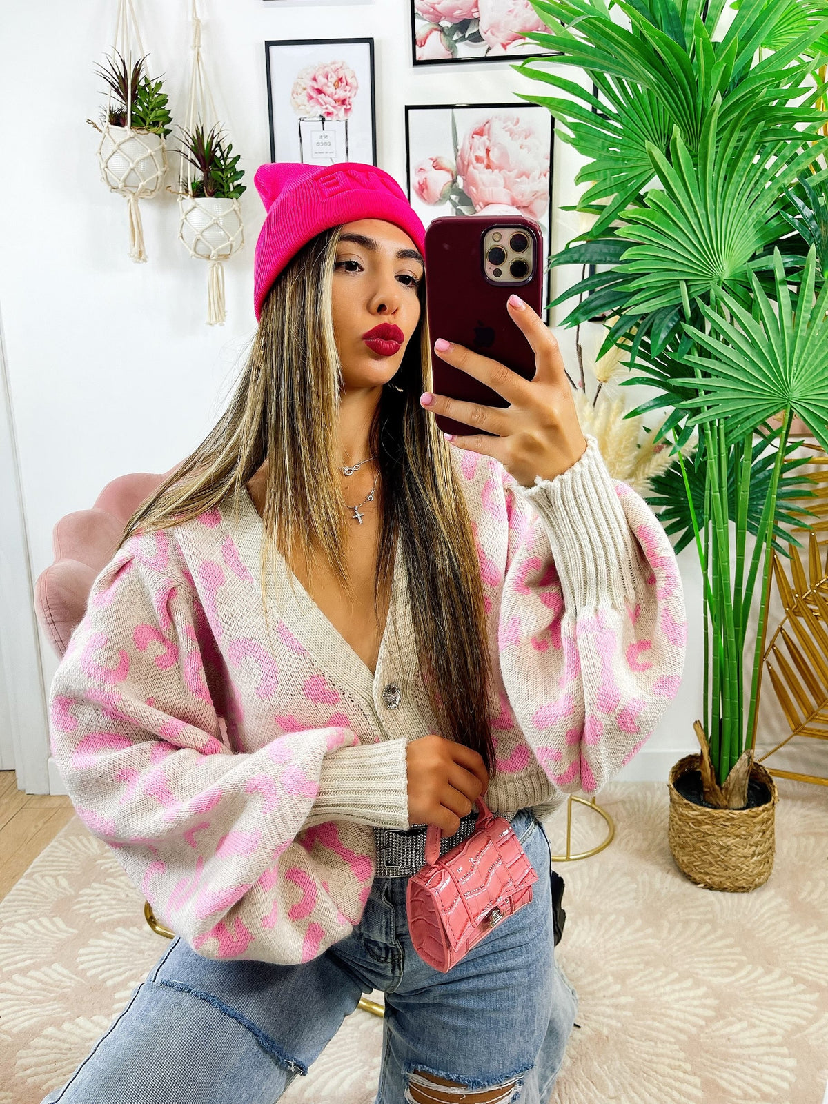 Cardigan maculato rosa con gioiello