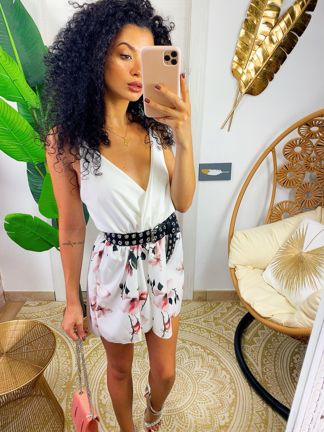 Tutina con pantaloncino a fiori rosa