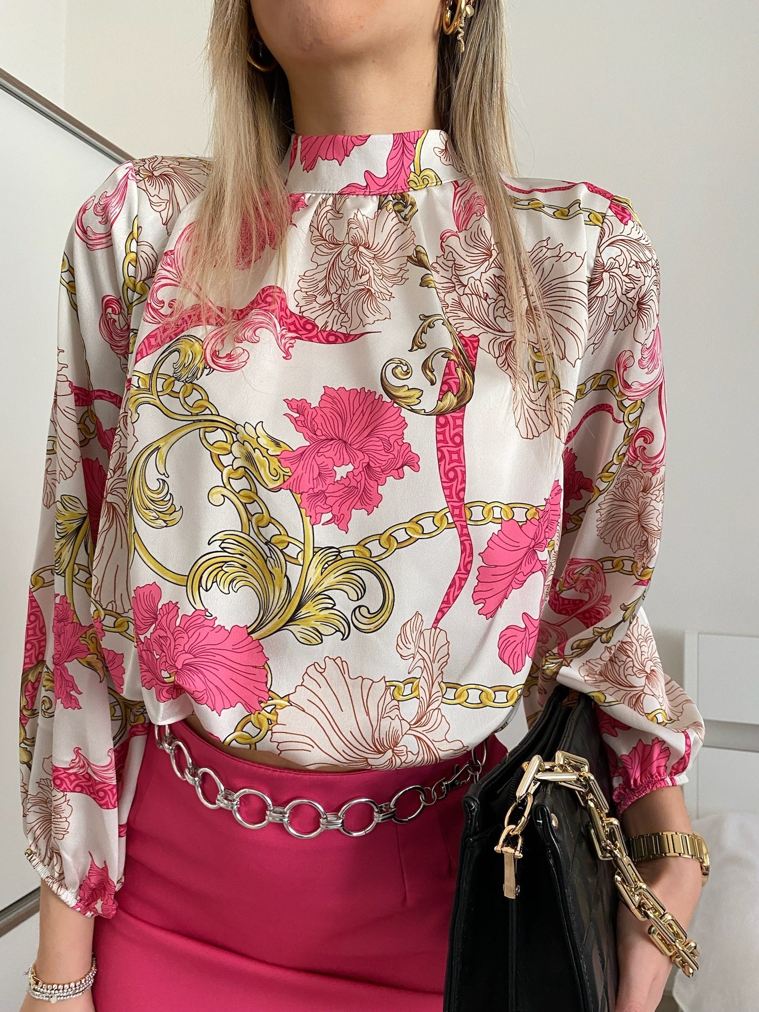 Top crop oro dettagli Fuxia