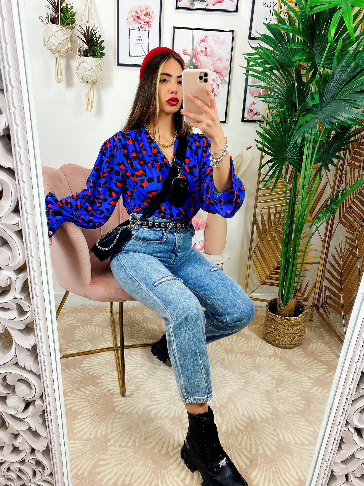 jeans ampio con strappi
