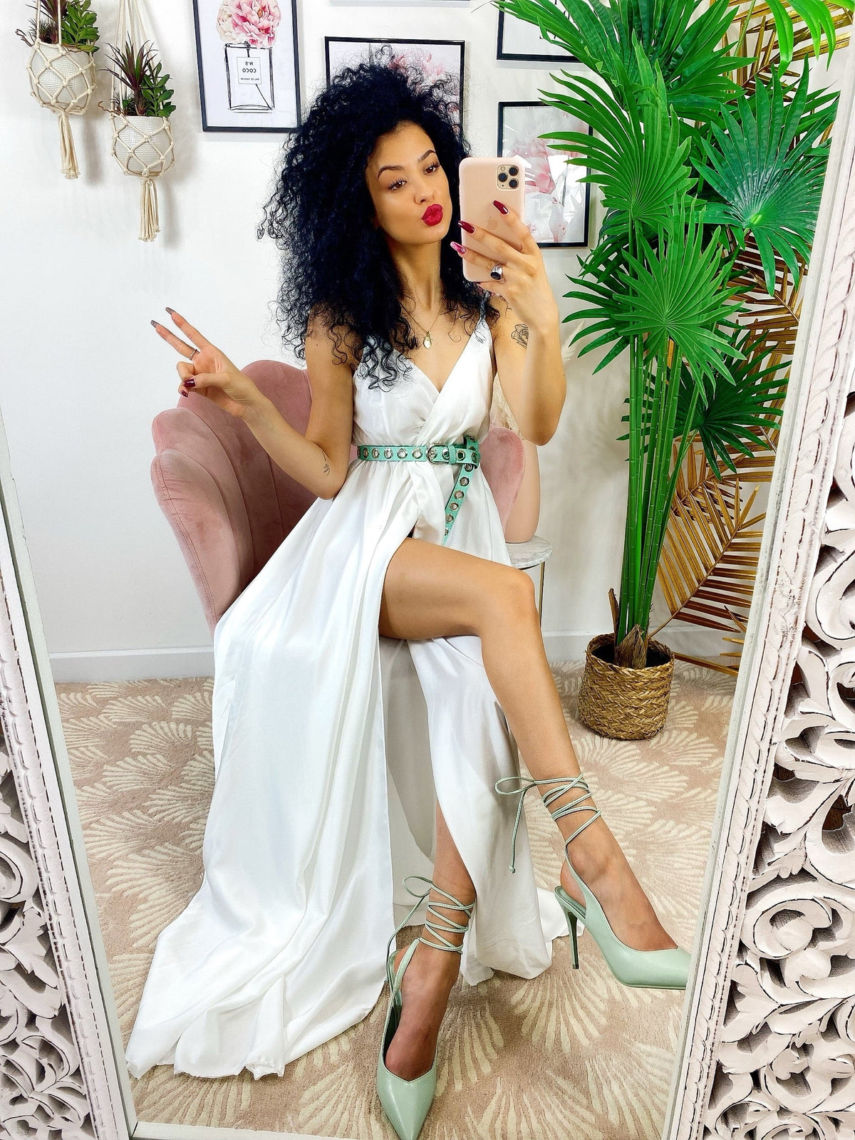 Abito in raso con maxi spacco Bianco