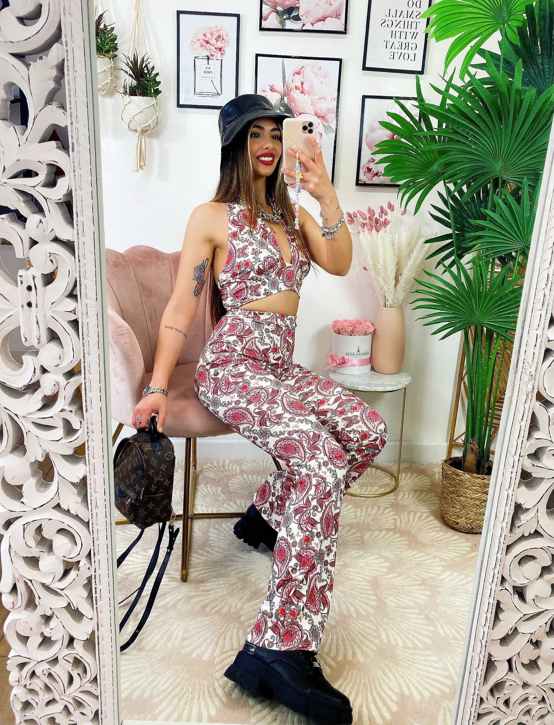 Completo top e pantalone dettaglio fucsia