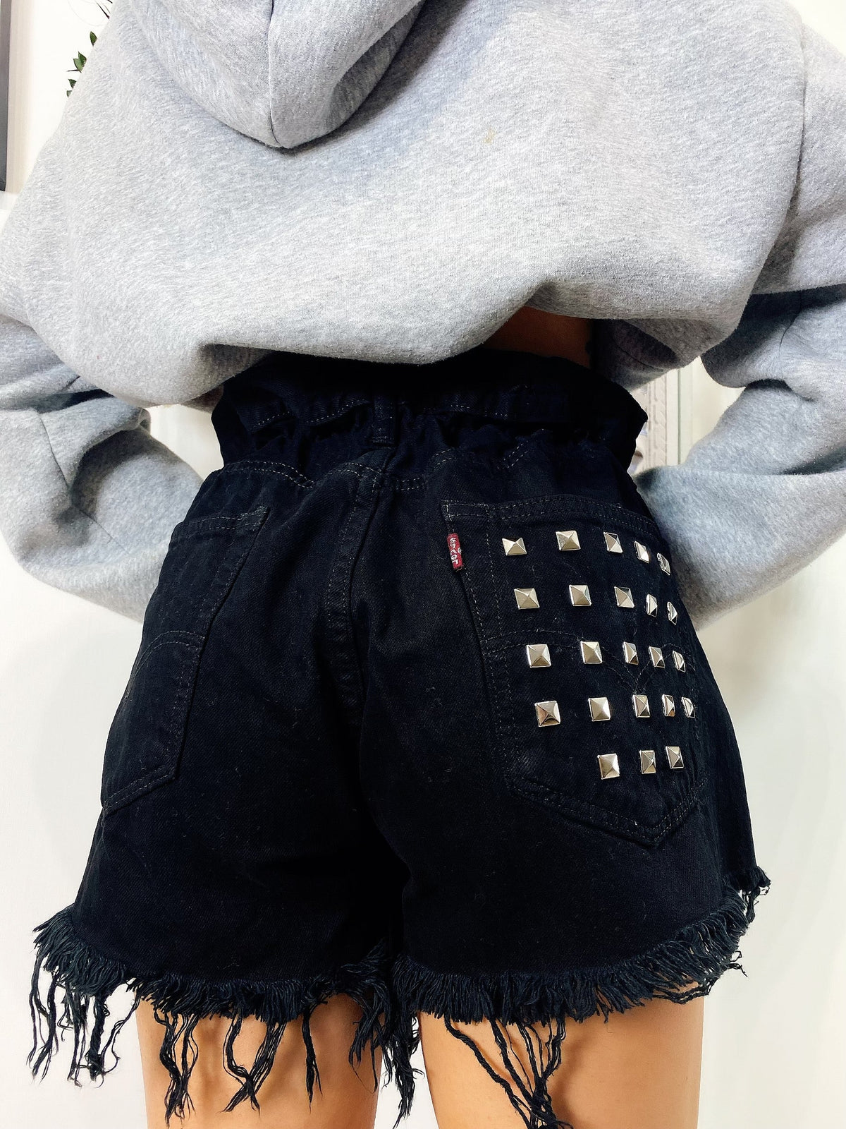 Short Levi’s Vintage nero con borchie