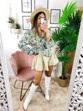 Camicia floreale con borsetta verdeacqua