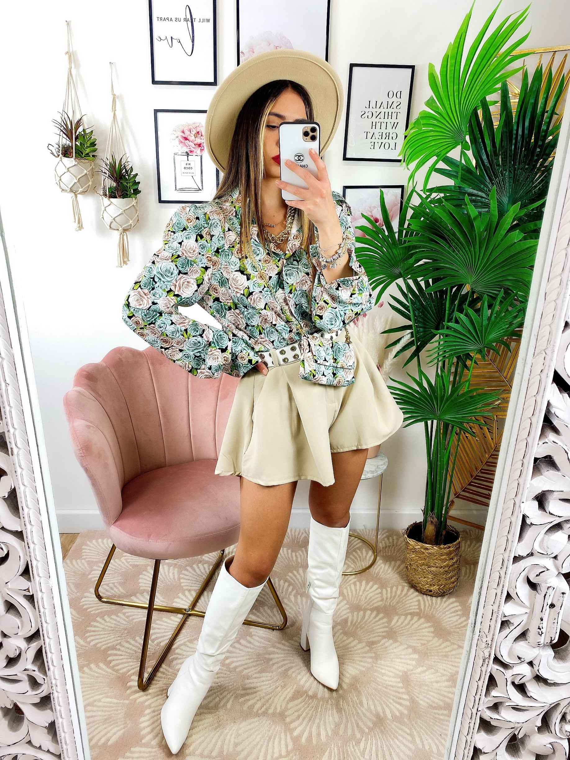Camicia floreale con borsetta verdeacqua