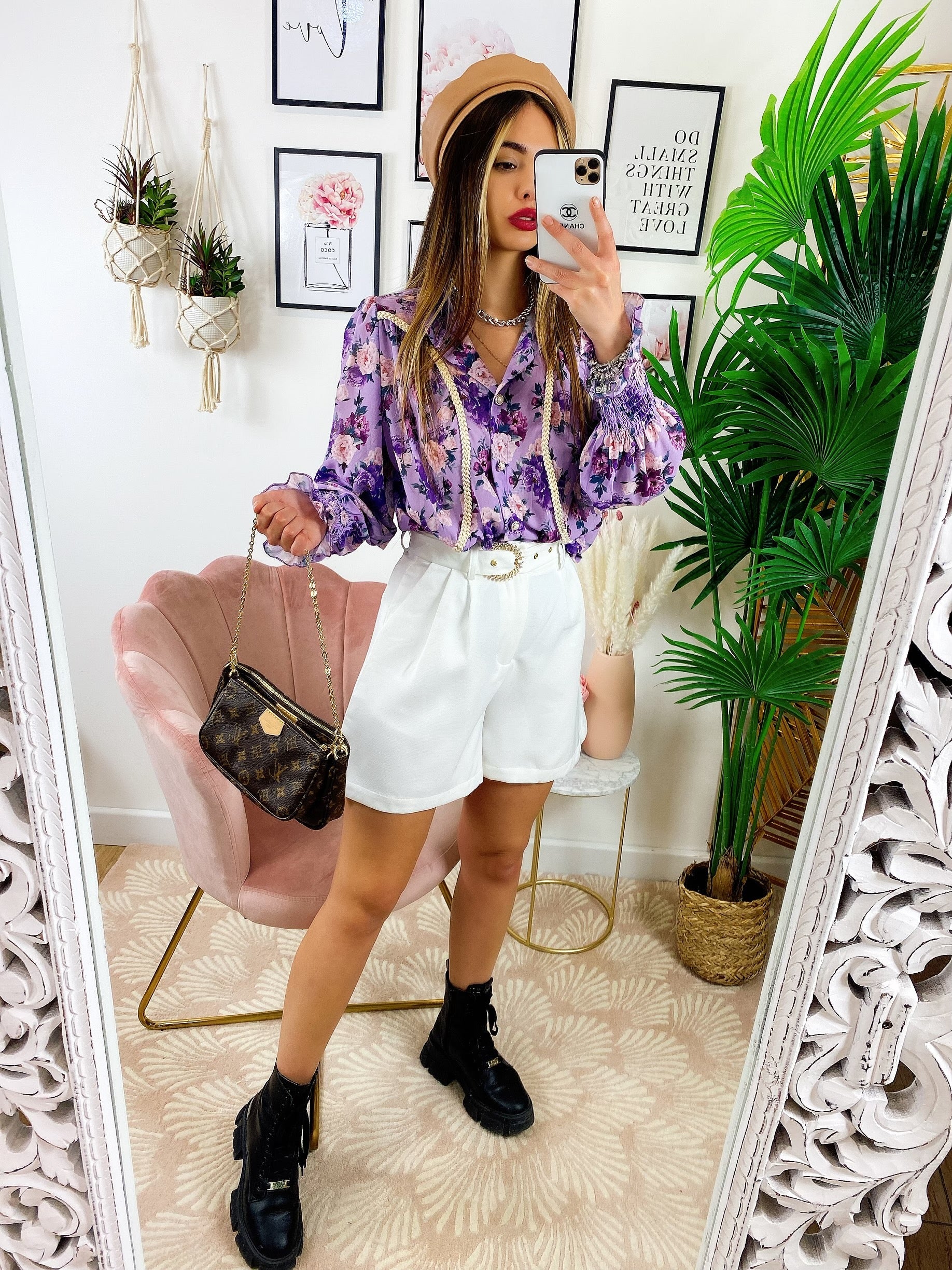 Camicia fiorata con ricami base lilla