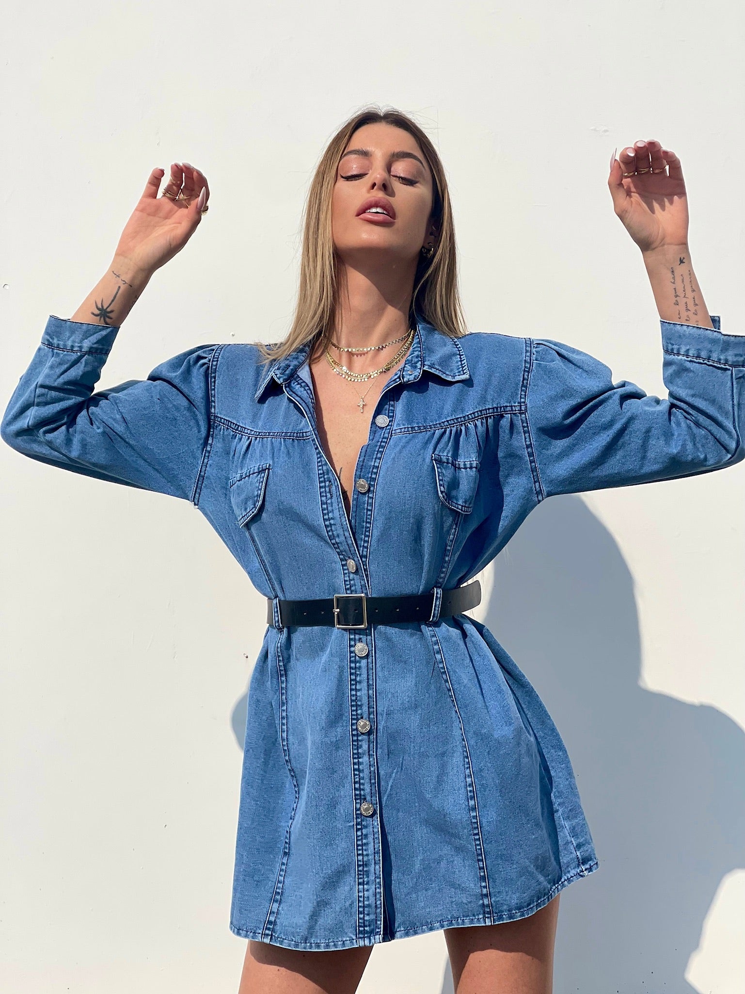 Abito in jeans con cintura
