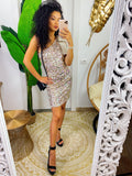 Abito con paillettes beige monospalla con fiocco