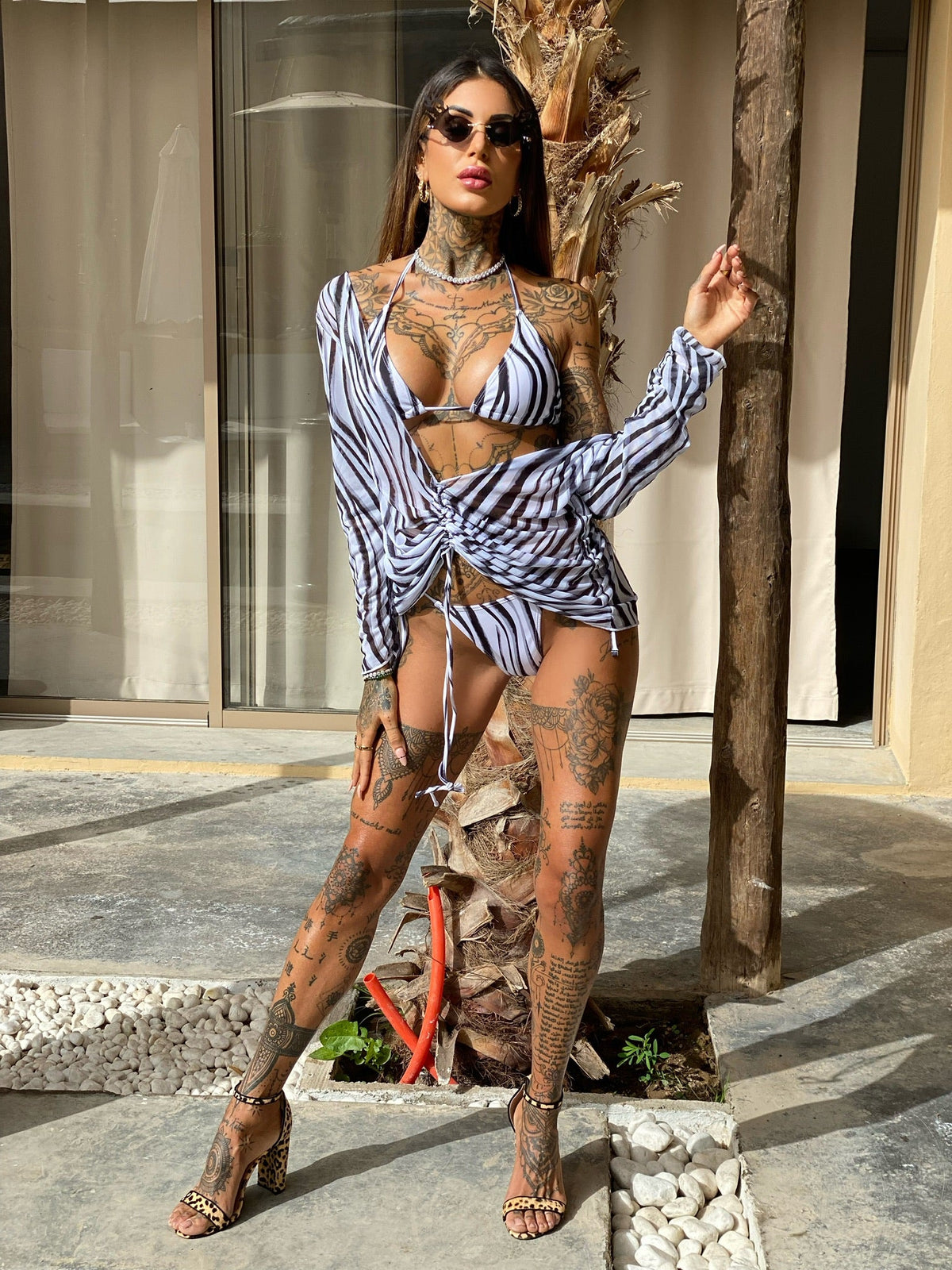 Bikini tre pezzi zebrato con pareo