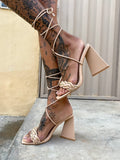 Sandali alla schiava beige con trecce