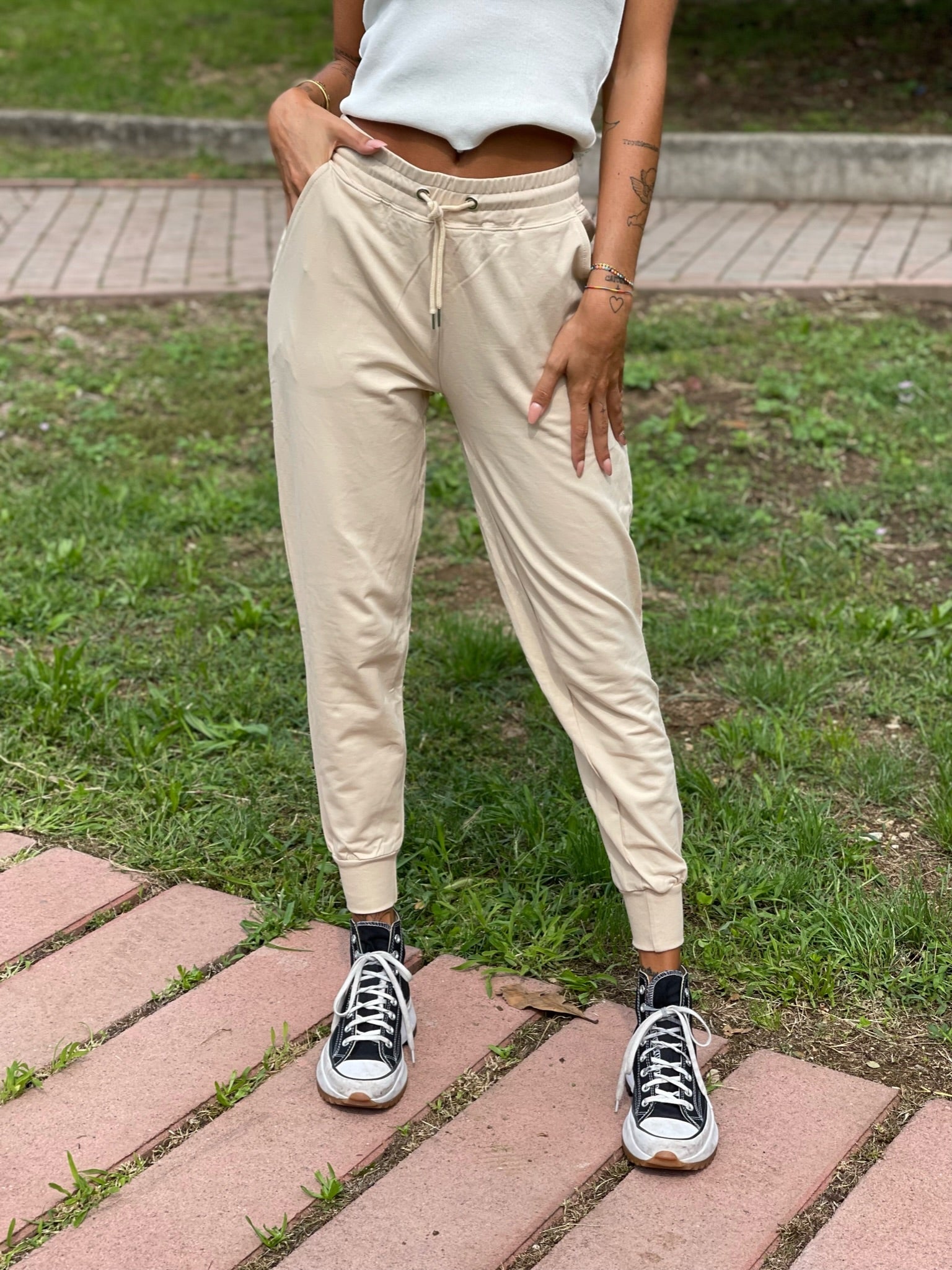 Tuta sportiva beige
