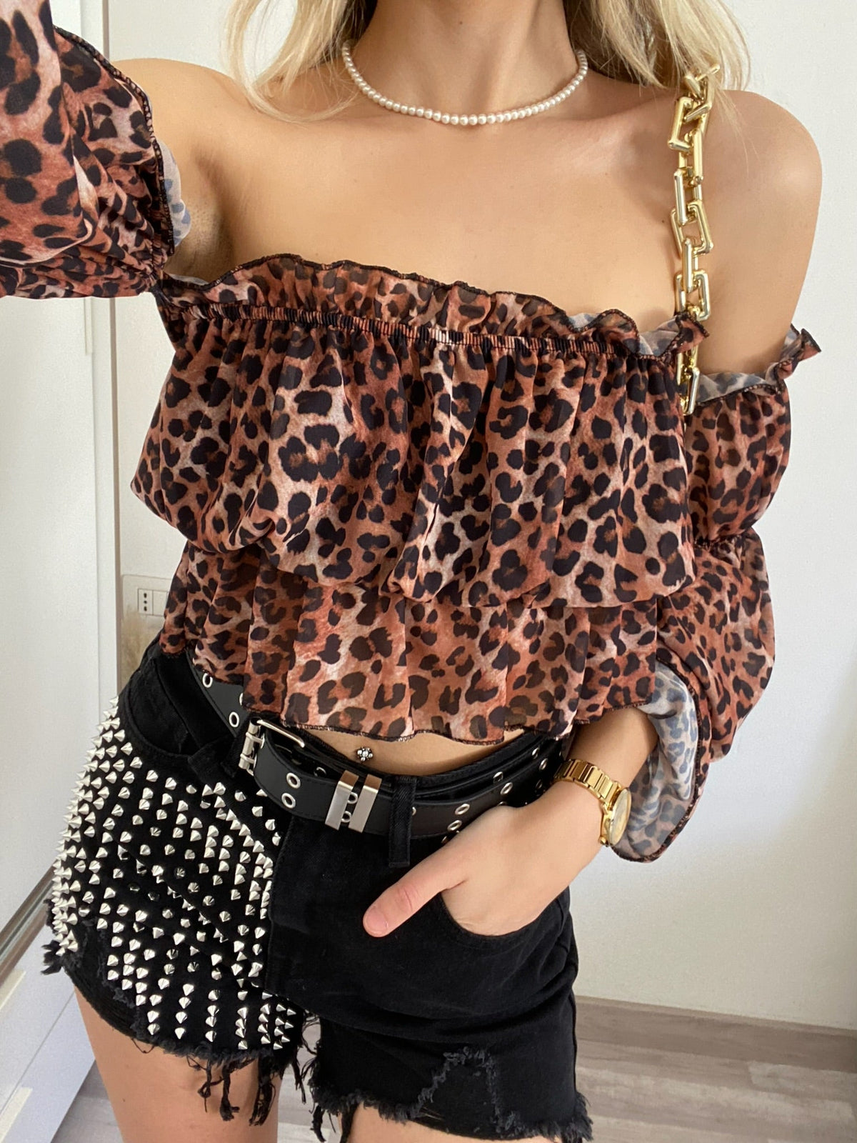 Top animalier scollo a barchetta