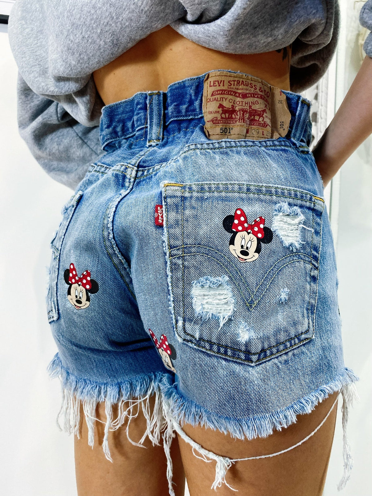 Levi’s Vintage stampa topolina e strappi bagno medio