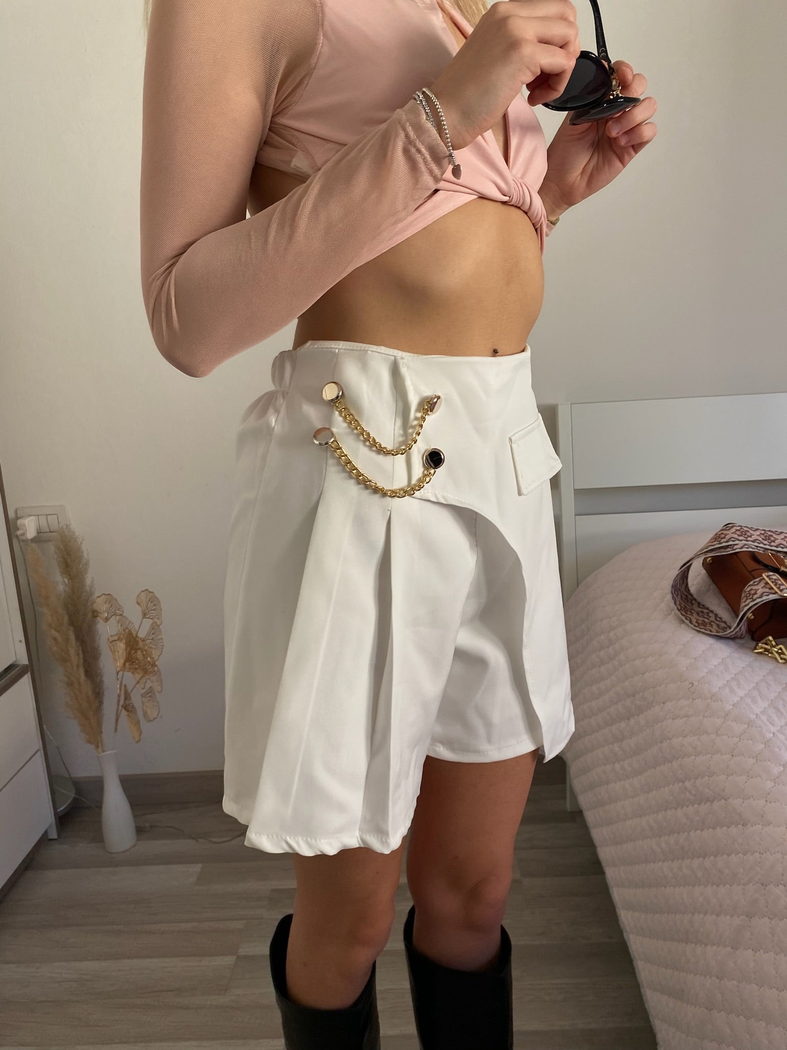 Gonna pantalone bianca con catena