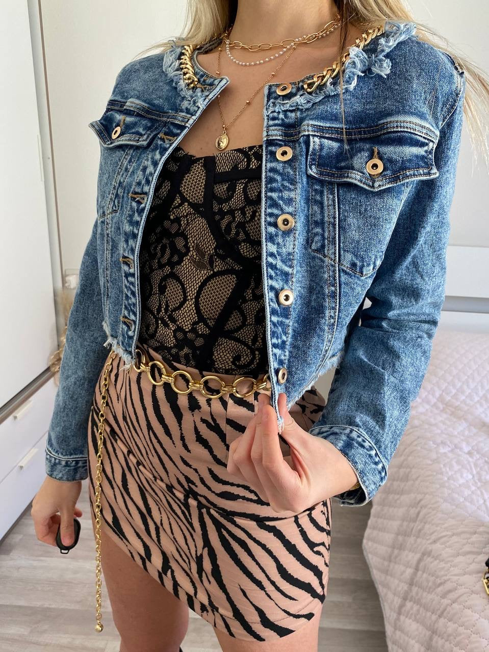 Giacca di jeans crop con catena