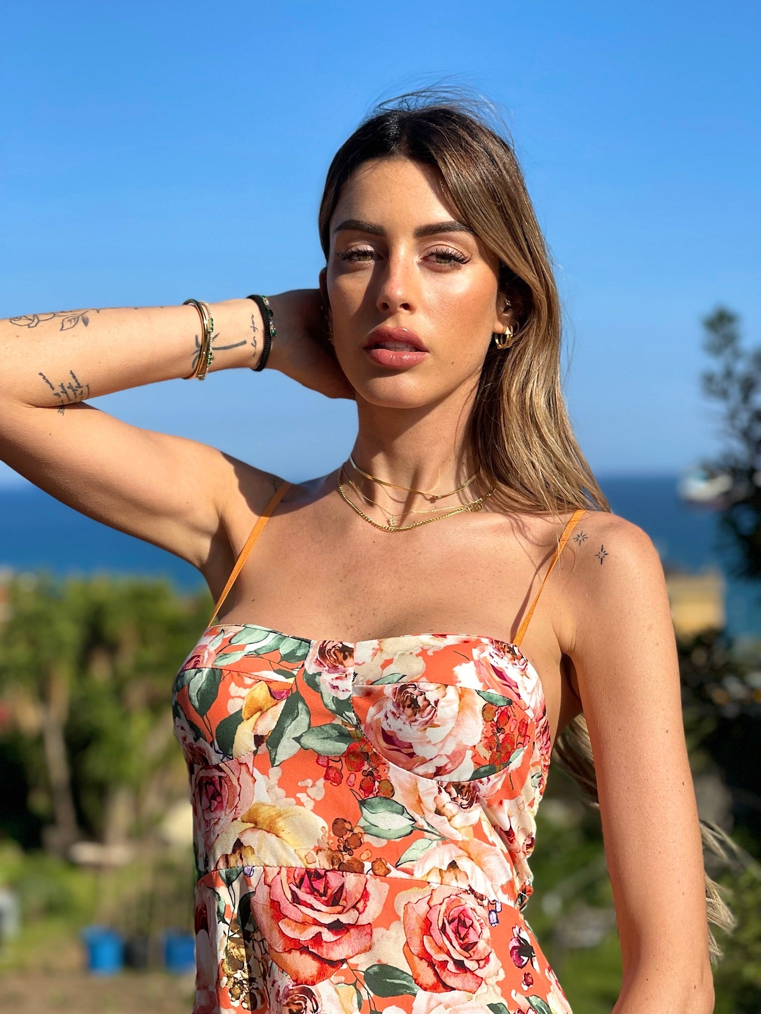 Abito a fiori arancio