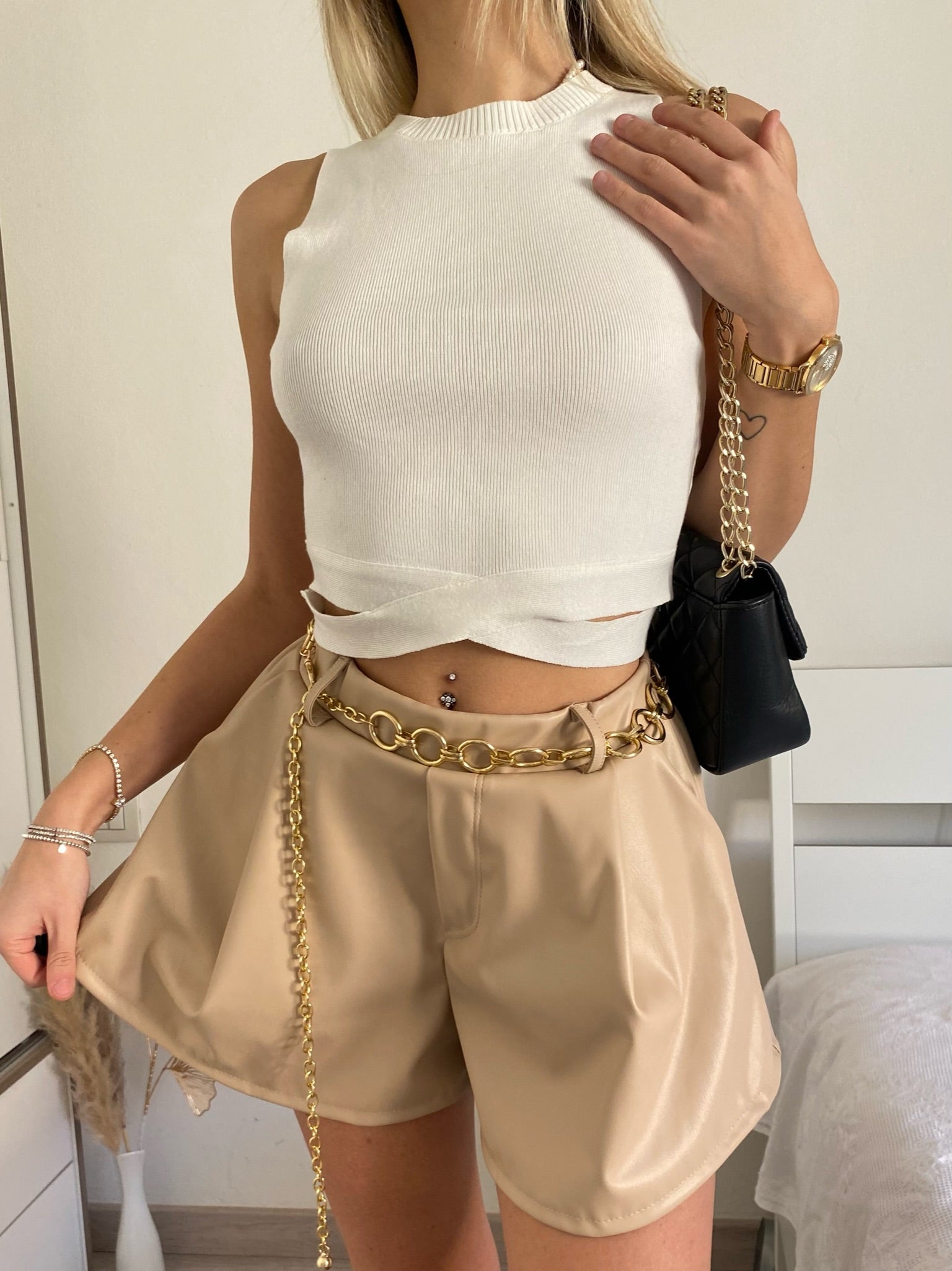 Top con elastico bianco