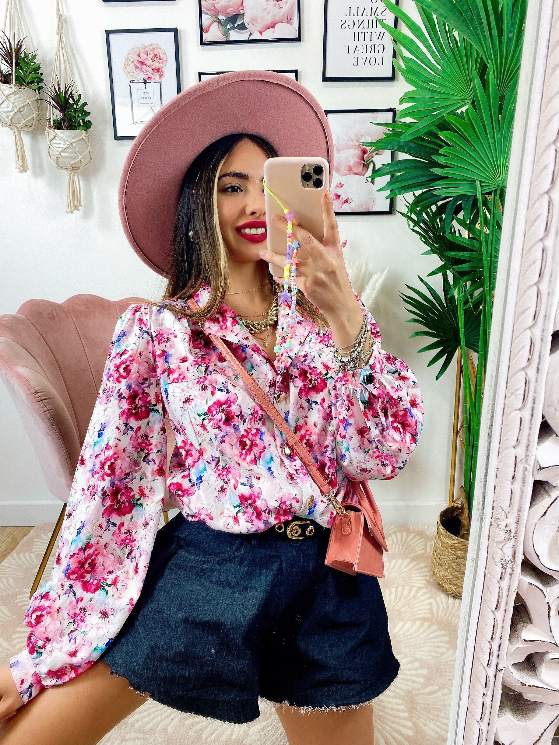 Camicia fiorata sfumature fucsia