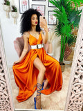 Abito in raso con maxi spacco arancione